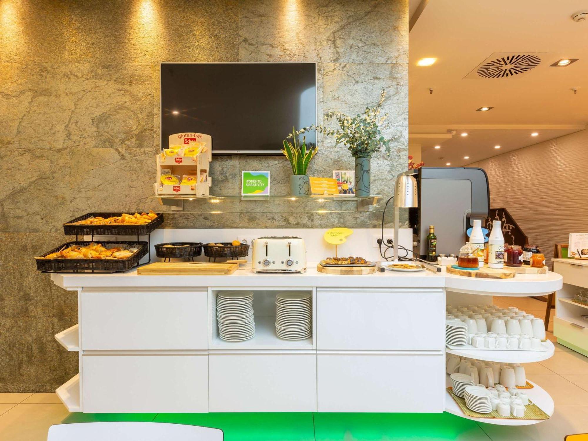 Ibis Styles Madrid Prado Hotel Kültér fotó