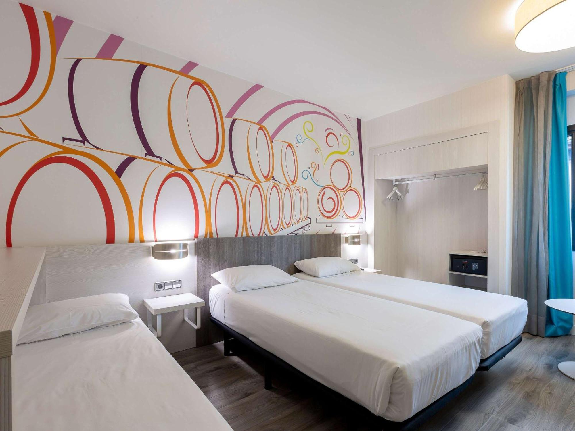 Ibis Styles Madrid Prado Hotel Kültér fotó