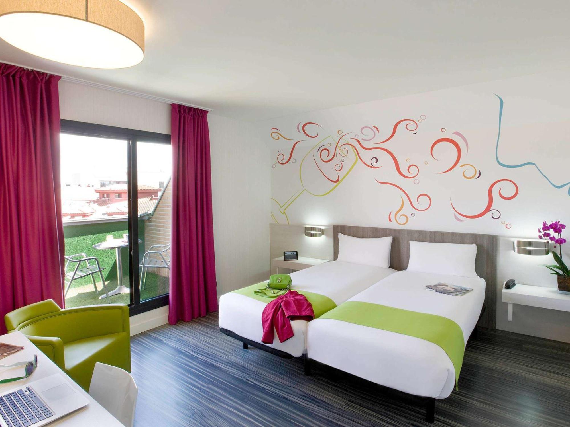 Ibis Styles Madrid Prado Hotel Kültér fotó